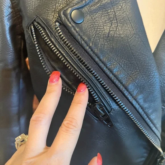 NWT BLANKNYC FAUX LEATHER JACKET - Picture 4 of 12